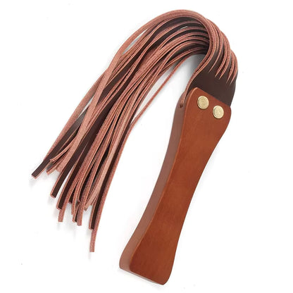 Chicote com Cabo de Madeira